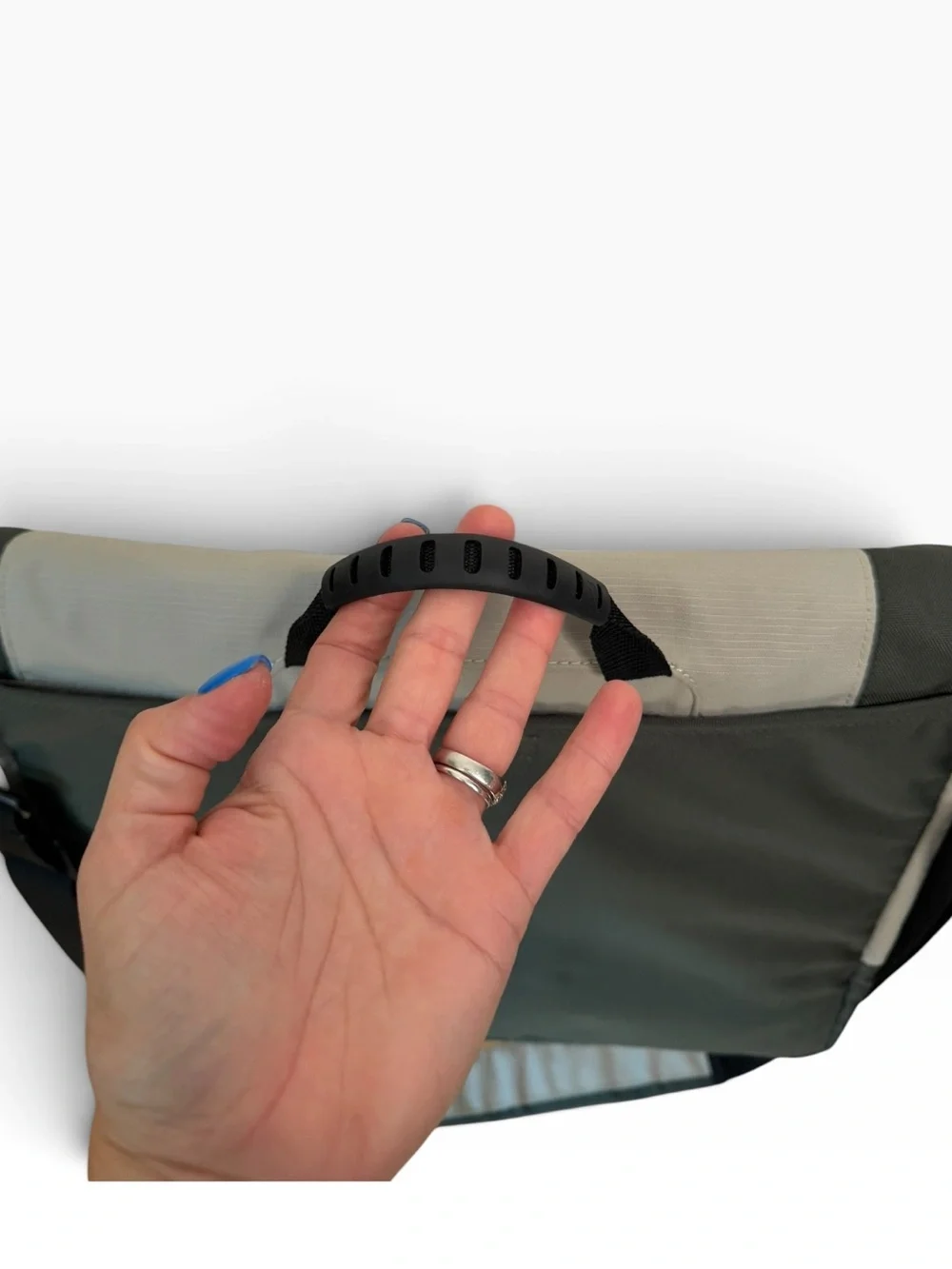 Lowepro Slim Factor M Laptop Messenger Shoulder Bag Padded Fits 14” Laptop NWOT